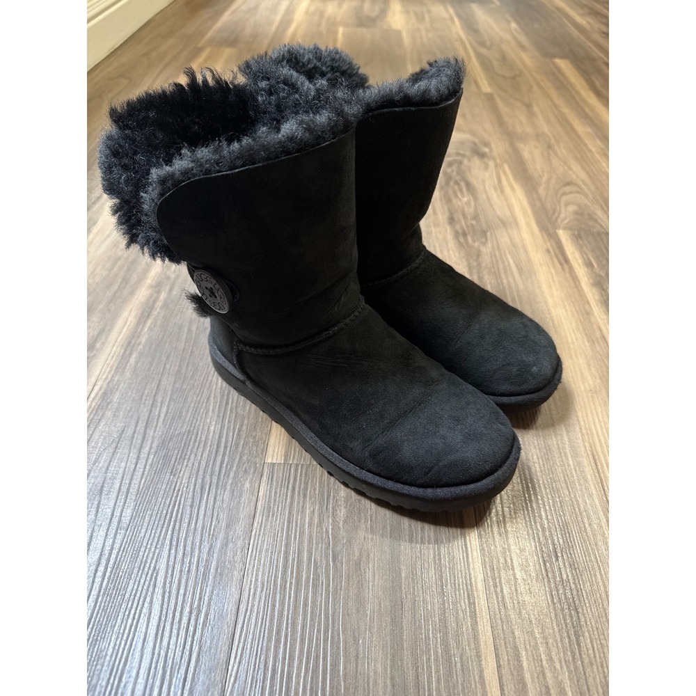 UGG Bailey Button II Boots Women 7 Black Suede Shearling Mid Calf 1016226